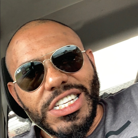 Meet your Posher, Chris - Picture 1 of 1